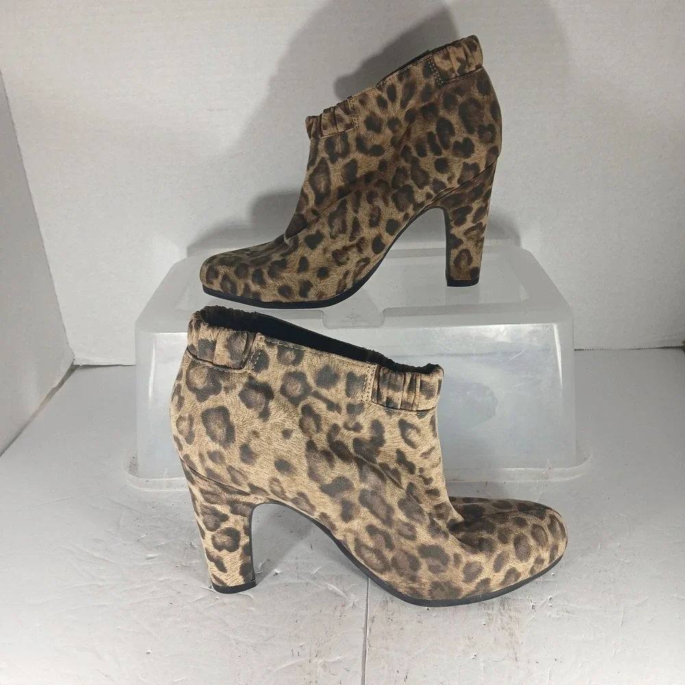 Sam & Libby Leopard Print Ankle Boots Brown Faux Suede Ruffle Block Heel Bootie